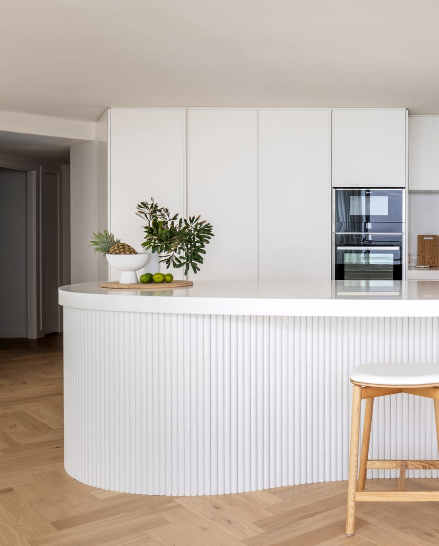 Curved Island Kitchen, Surfers Paradise